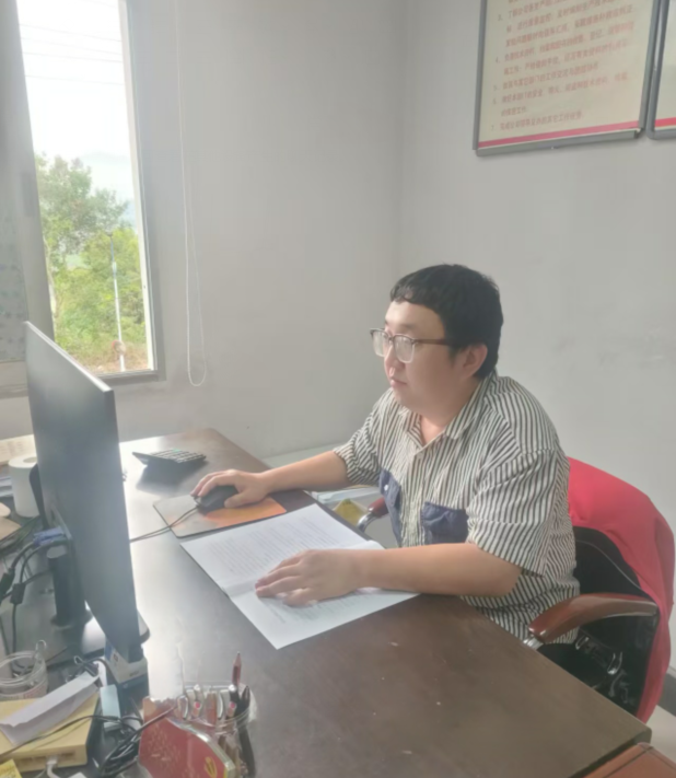 步履不停践初心 躬身笃行显担当（李弘煜）